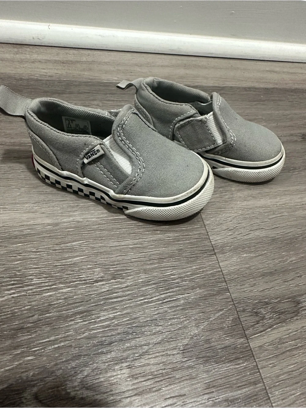 Vans Slip-On Sneakers in Light Gray